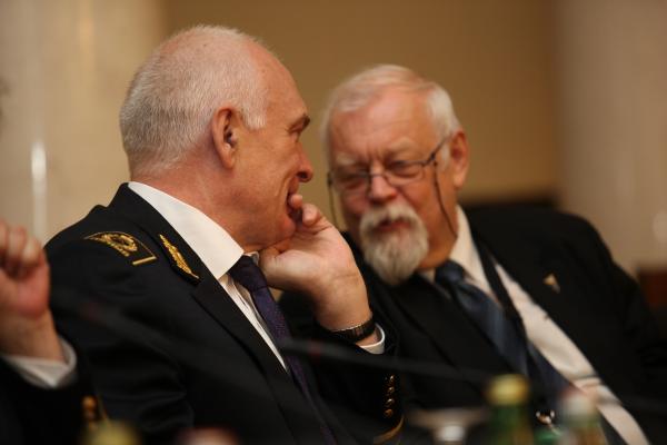 Российско-французский семинар по озеру Восток. Ректор Горного университета Владимир Литвиненко и начальник российской антарктической экспедиции Валерий Лукин